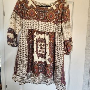 Umgee Cream Paisley Print Boho Blouse with Lace Trim M Euc